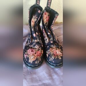 Vintage Dr.Martins Victorian Flower Books